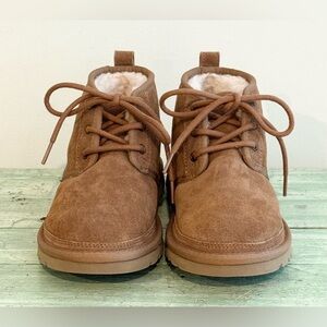 UGG Neumel Boots Women's size 7 in Chestnut